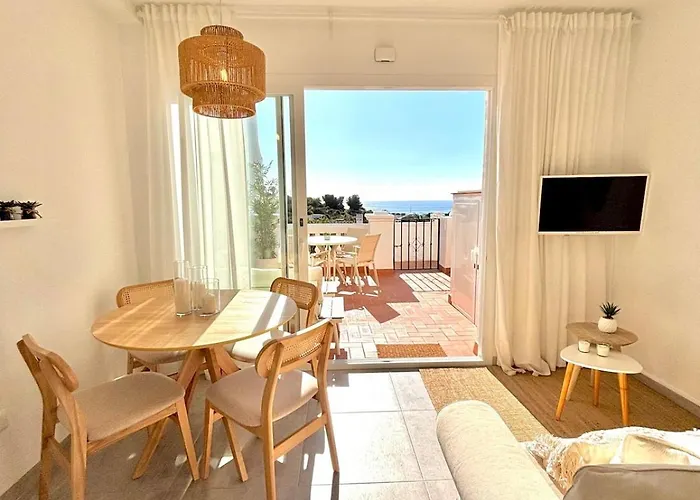 New With Sea View, Big Terrace & Pools *