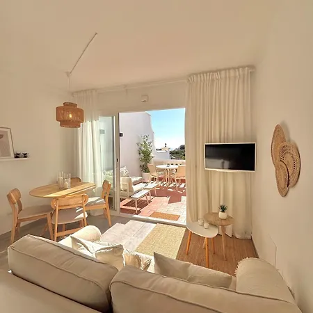 New With Sea View, Big Terrace & Pools Apartment Nerja