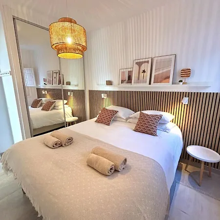 Apartment New With Sea View, Big Terrace & Pools