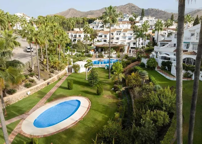 New With Sea View, Big Terrace & Pools Nerja