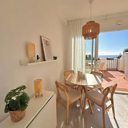 New With Sea View, Big Terrace & Pools *