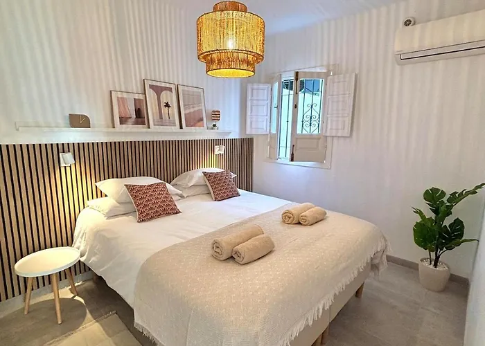 New With Sea View, Big Terrace & Pools * נרחה