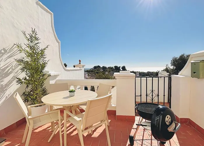 Apartment New With Sea View, Big Terrace & Pools Nerja