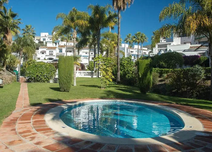 New With Sea View, Big Terrace & Pools Nerja