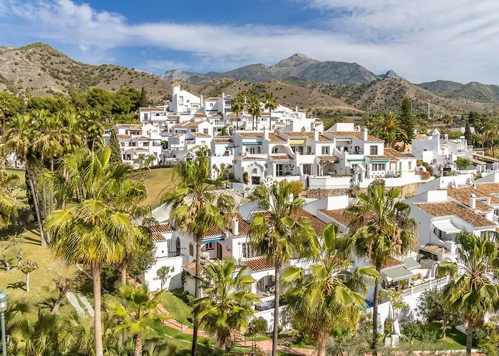 New With Sea View, Big Terrace & Pools アパート