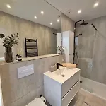 شقة New With Sea View, Big Terrace & Pools *
