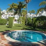 New With Sea View, Big Terrace & Pools نيرخا